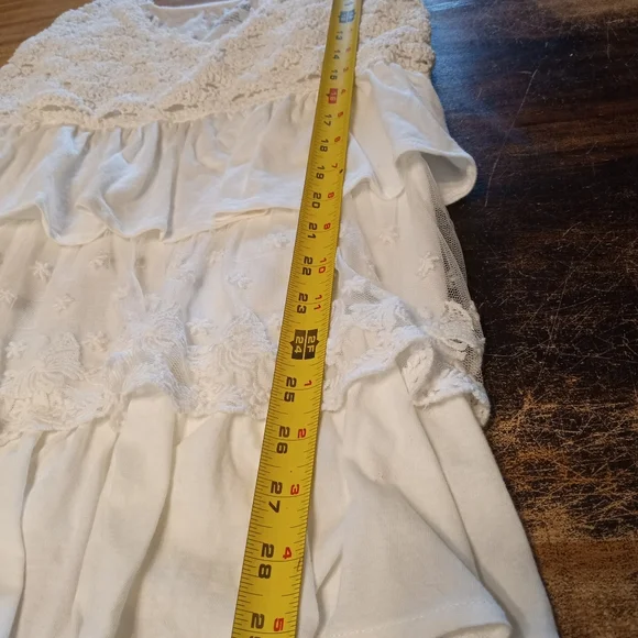 Lace and Ruffles Large White Tank Top EUC - Picture 5 of 7